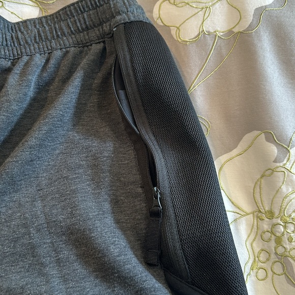 Nike men’s LA Laker Joggers - Picture 6 of 7